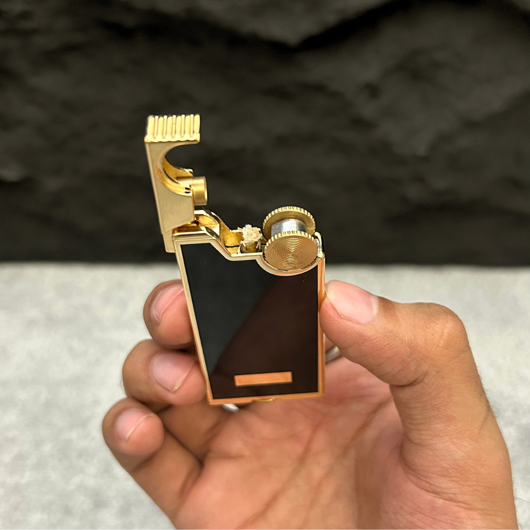 Aureum Noir Lighter